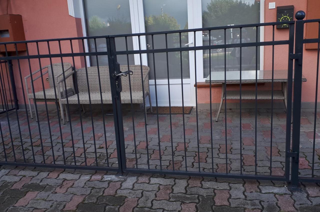 Kertvarosi Apartman II Tiszaújváros Dış mekan fotoğraf