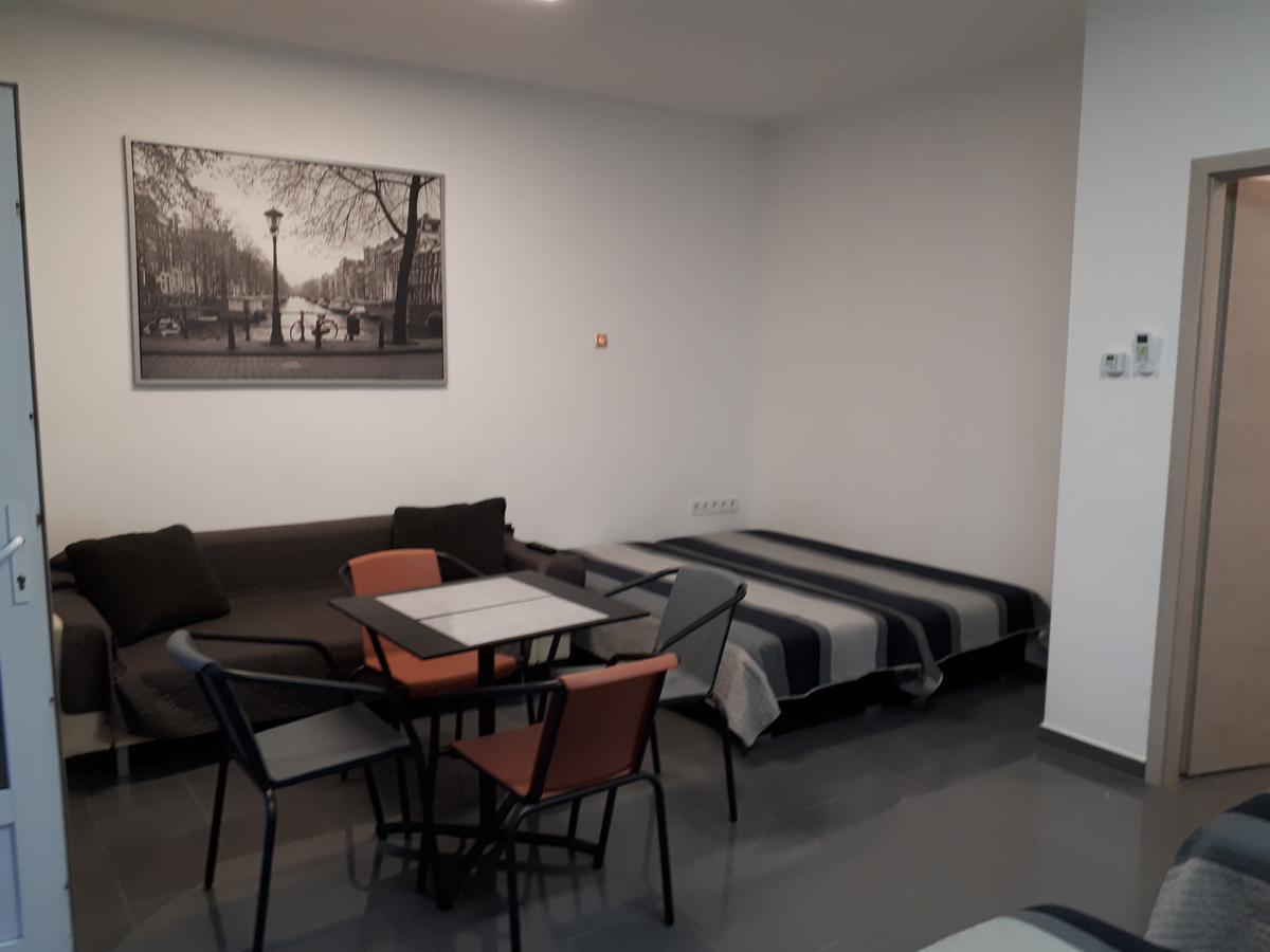 Kertvarosi Apartman II Tiszaújváros Dış mekan fotoğraf